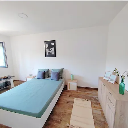 Holiday home Maison 6 Personne